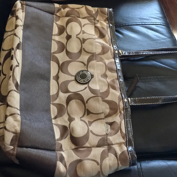 EUC 🦠READ NOTES! 🦠 COACH BIG DIAPER/EXERCISE BAG - Picture 2 of 5